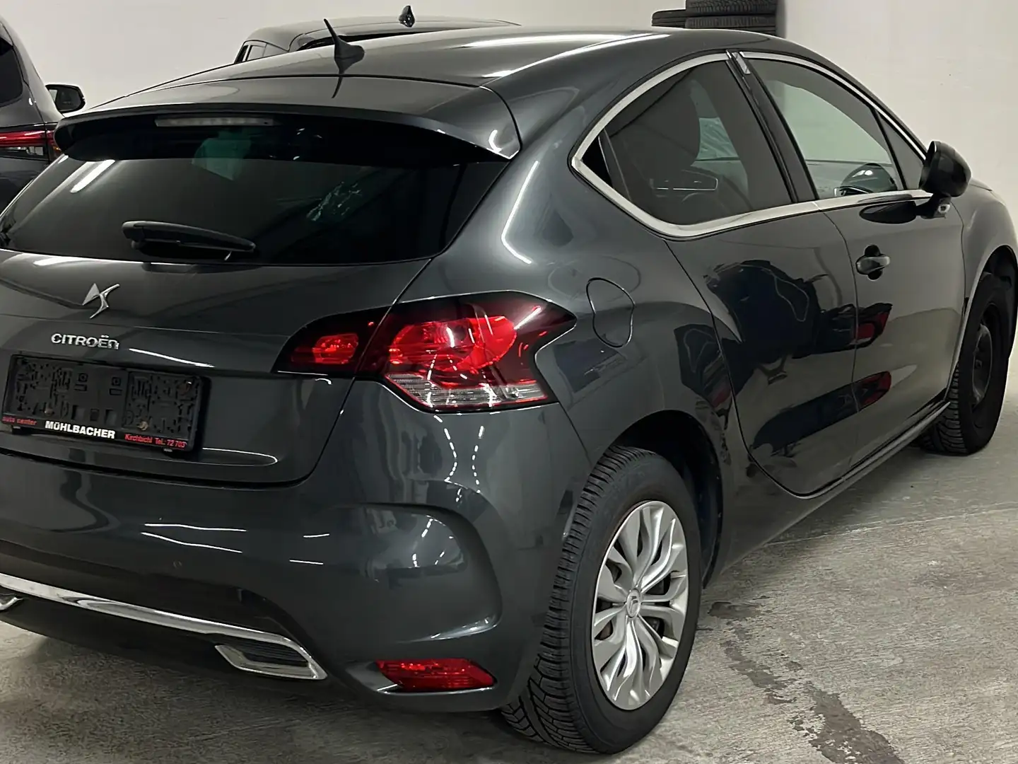 Citroen DS4 SoChic Grau - 1