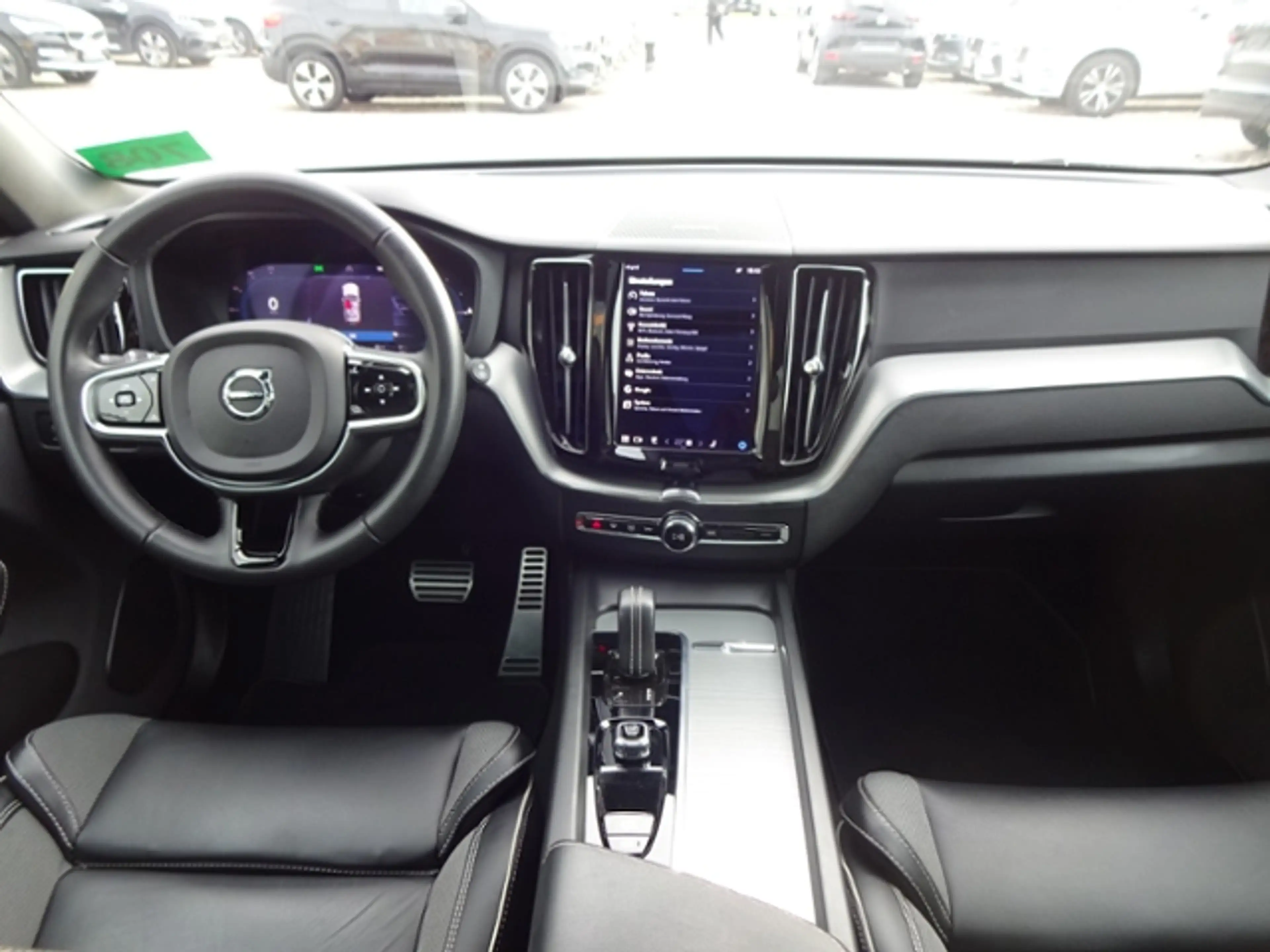 Volvo XC60 T6 RDesign PHEV AWD PANO HUD ACC Google SHZ — photo 3