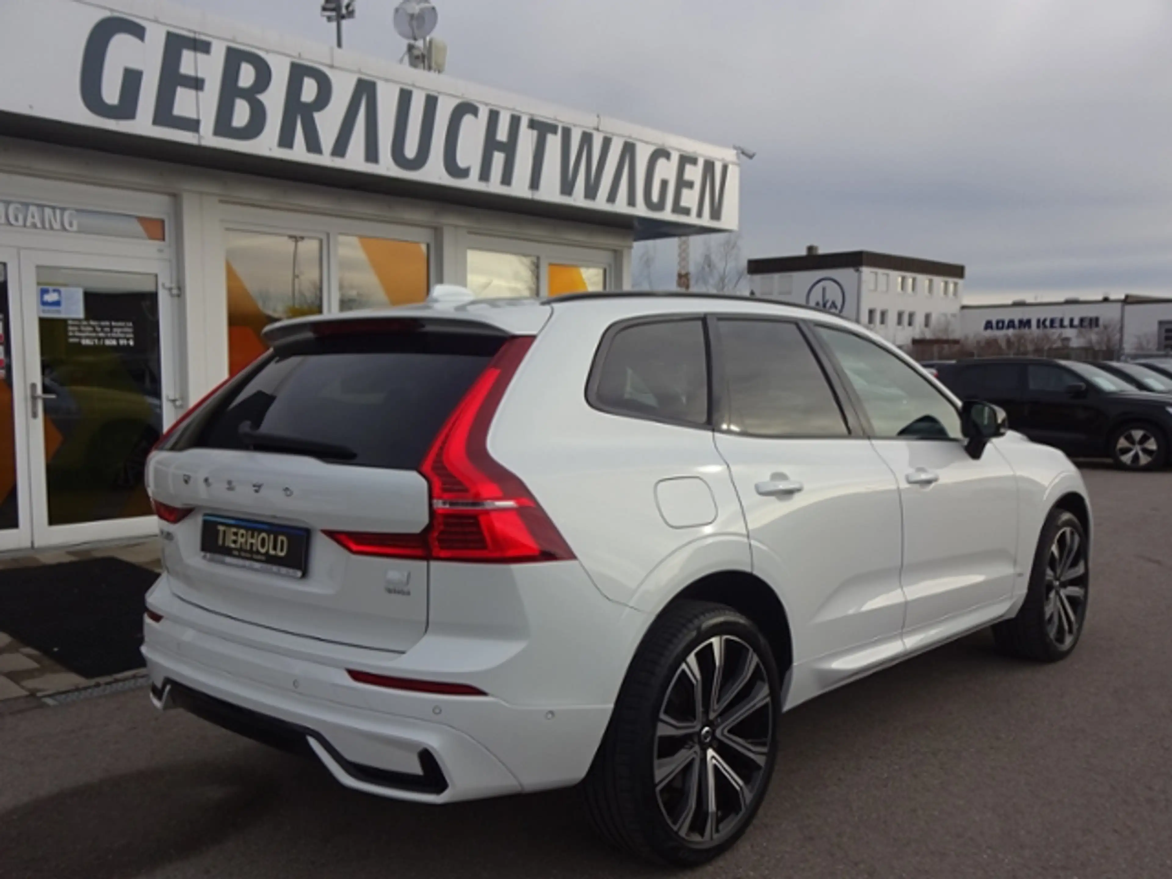 Volvo XC60 T6 RDesign PHEV AWD PANO HUD ACC Google SHZ — photo 7