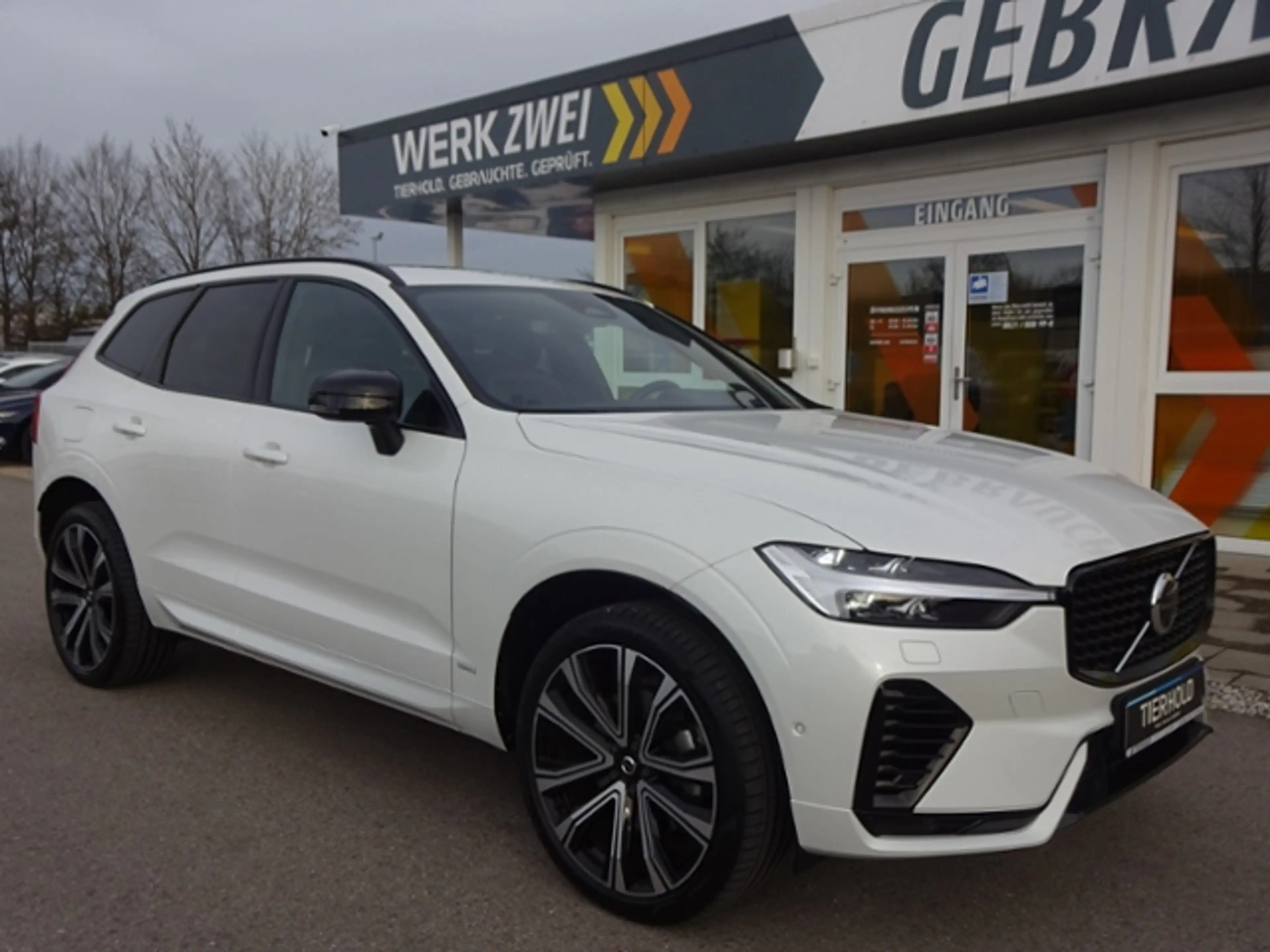 Volvo XC60 T6 RDesign PHEV AWD PANO HUD ACC Google SHZ — photo 9