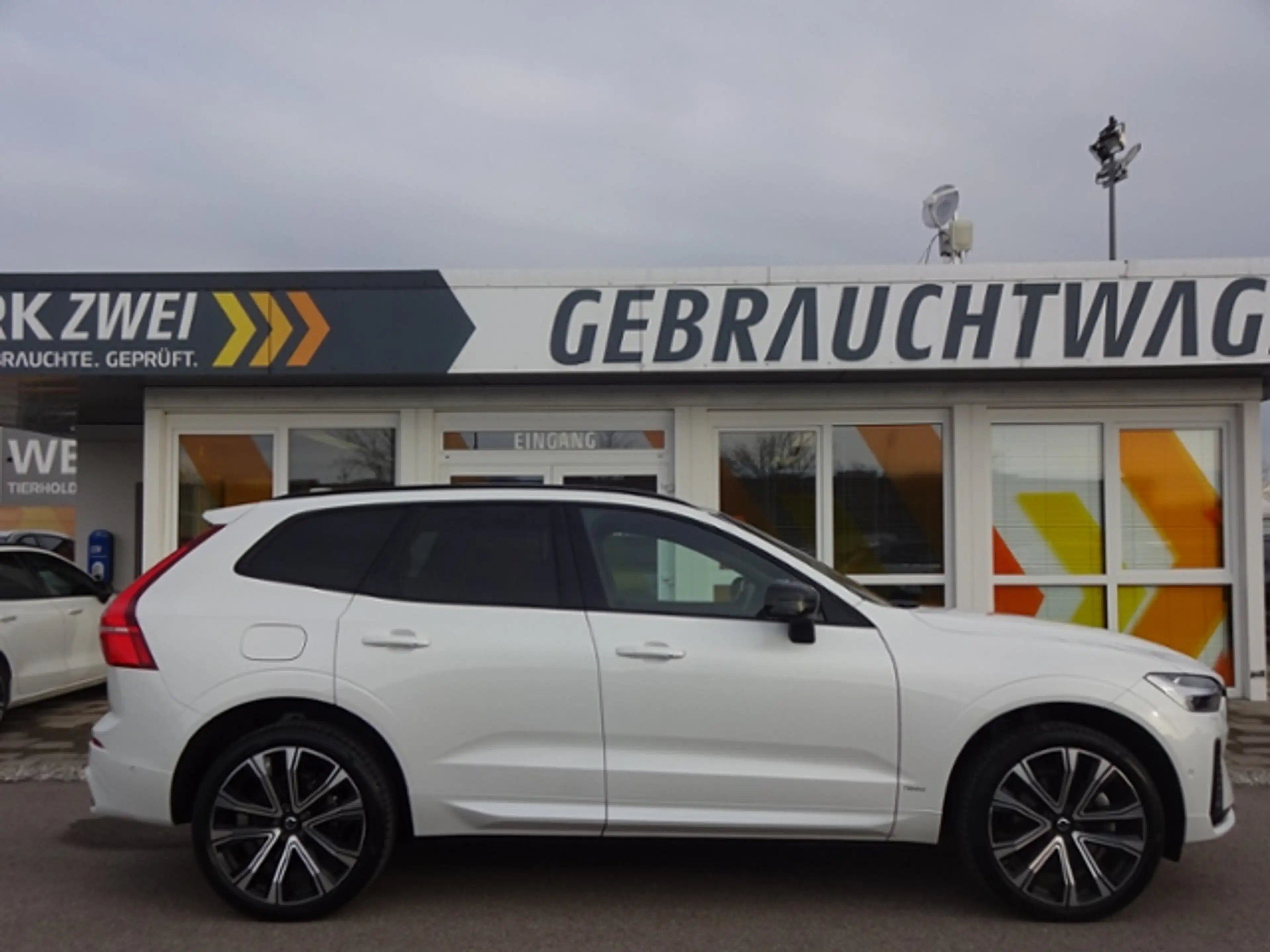 Volvo XC60 T6 RDesign PHEV AWD PANO HUD ACC Google SHZ — photo 8