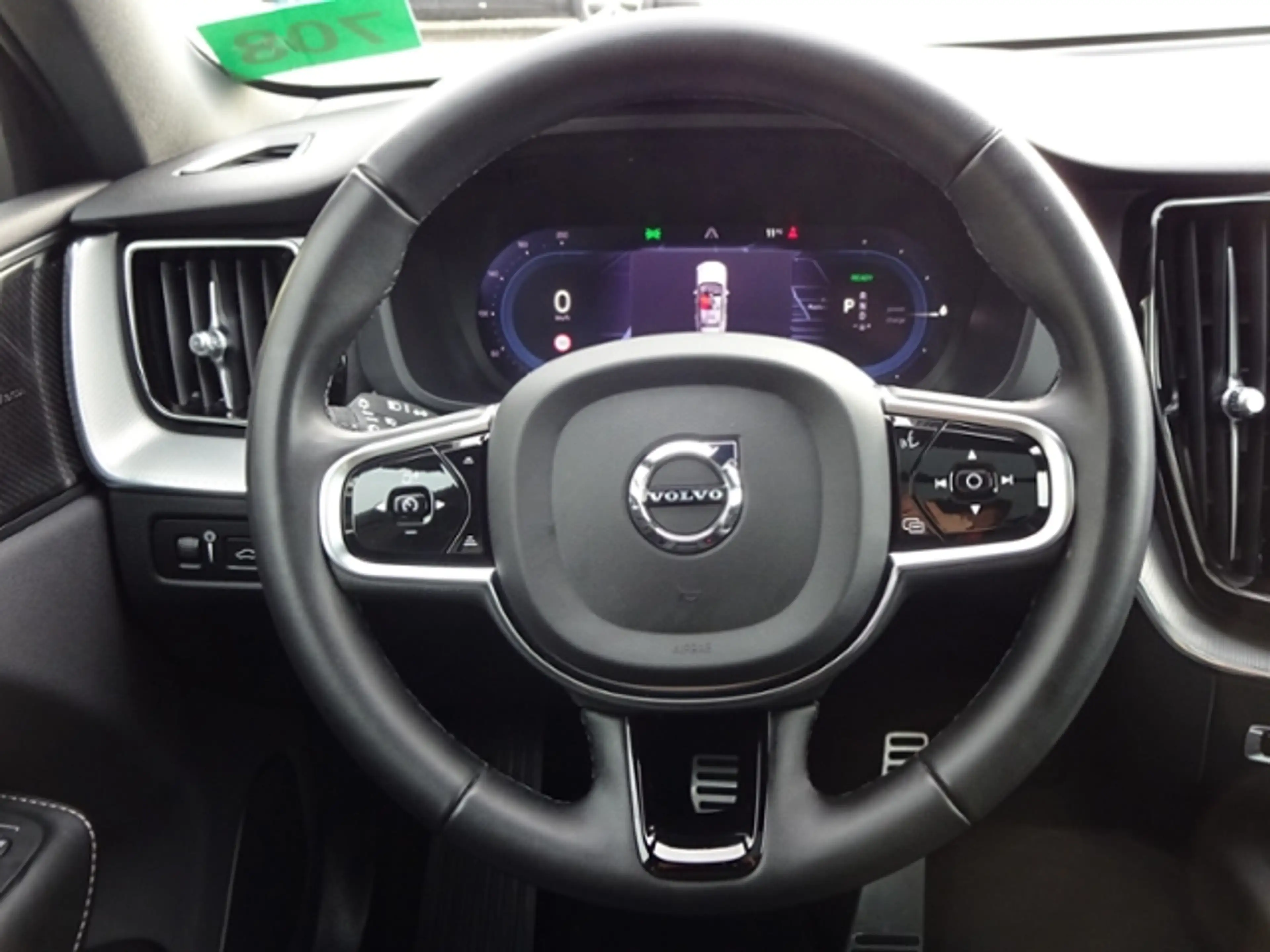Volvo XC60 T6 RDesign PHEV AWD PANO HUD ACC Google SHZ — photo 14