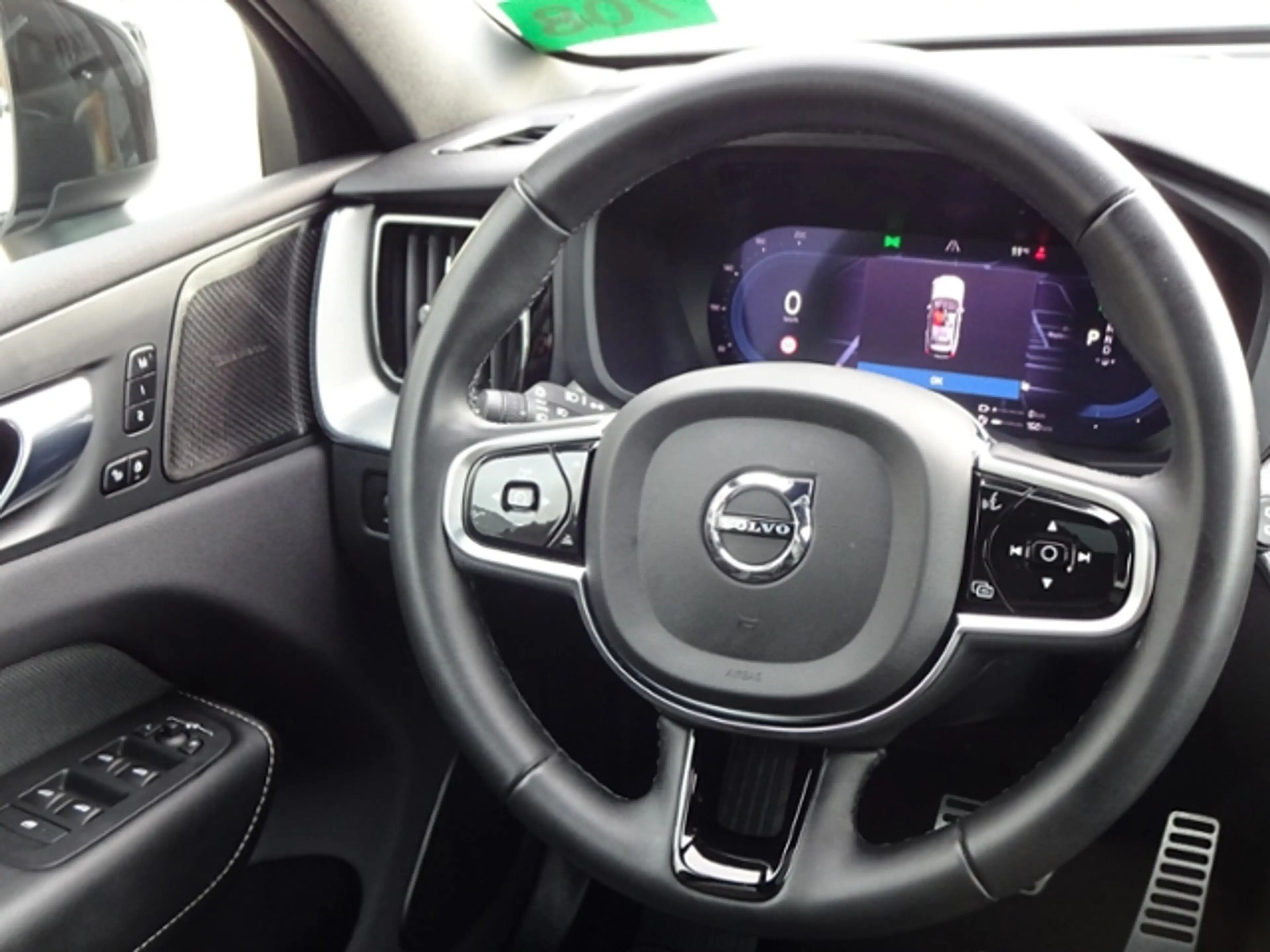 Volvo XC60 T6 RDesign PHEV AWD PANO HUD ACC Google SHZ — photo 12