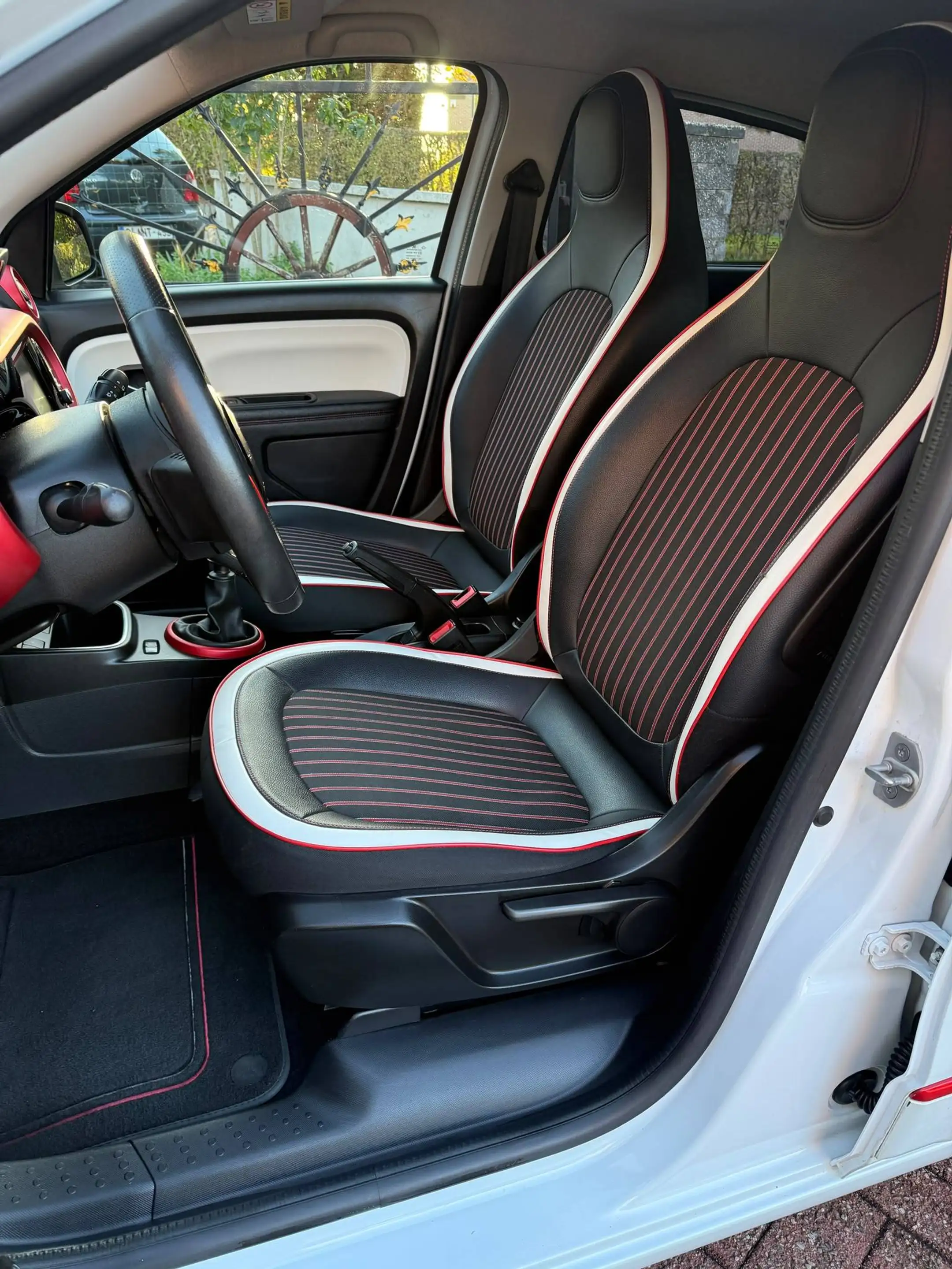 Renault Twingo Twingo 0.9 TCe Edition One - CAMERA - CARPLAY — photo 9