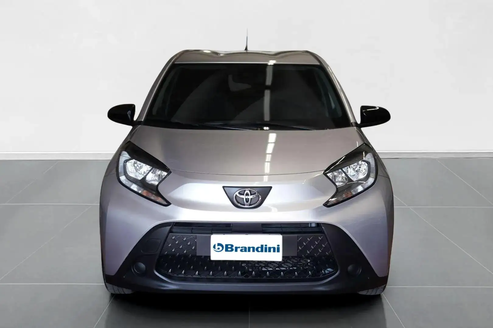 Toyota Aygo X 1.0  Active Grigio - 2