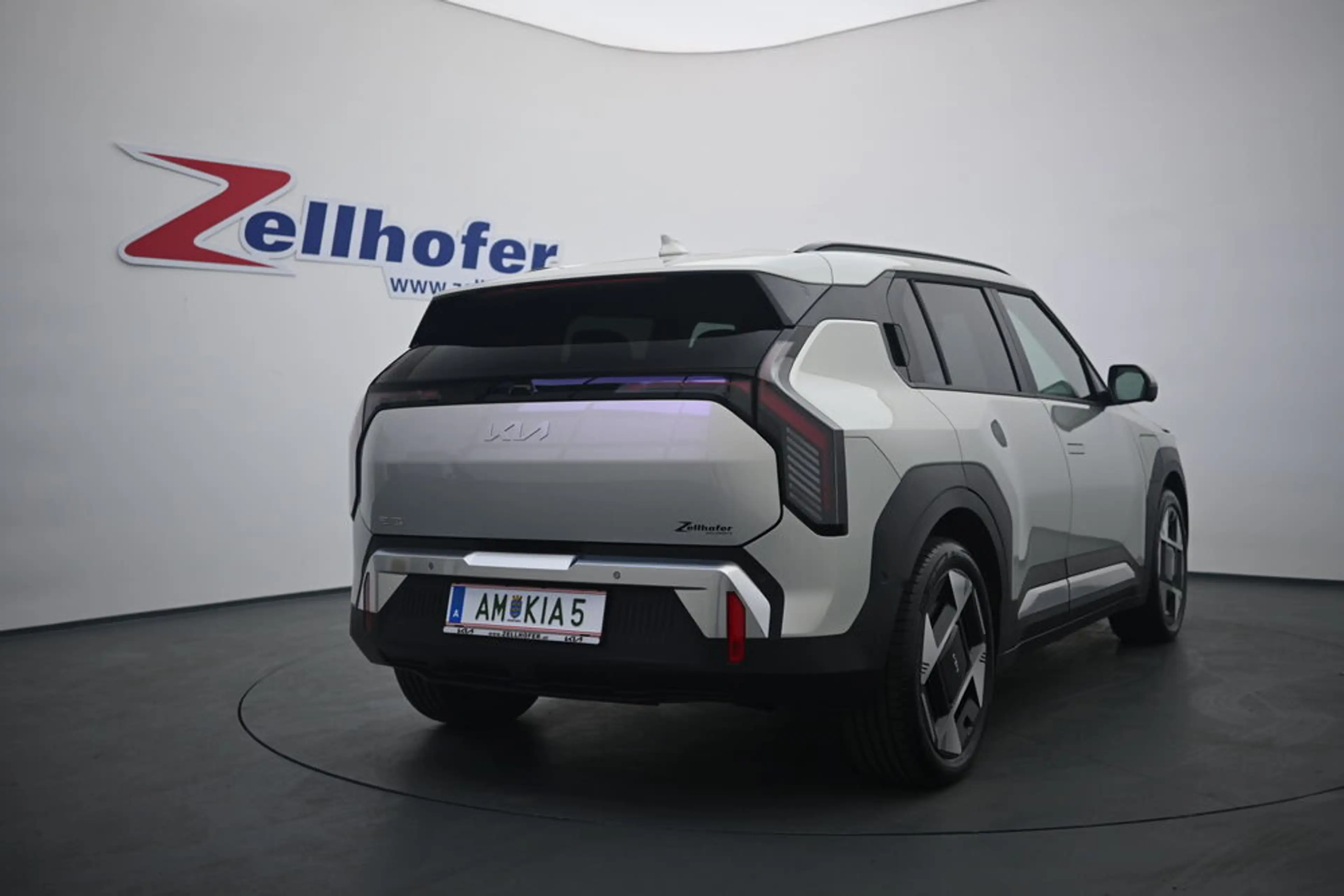 Kia EV3 FWD 81,4kWh Long Range Earth plus — photo 3