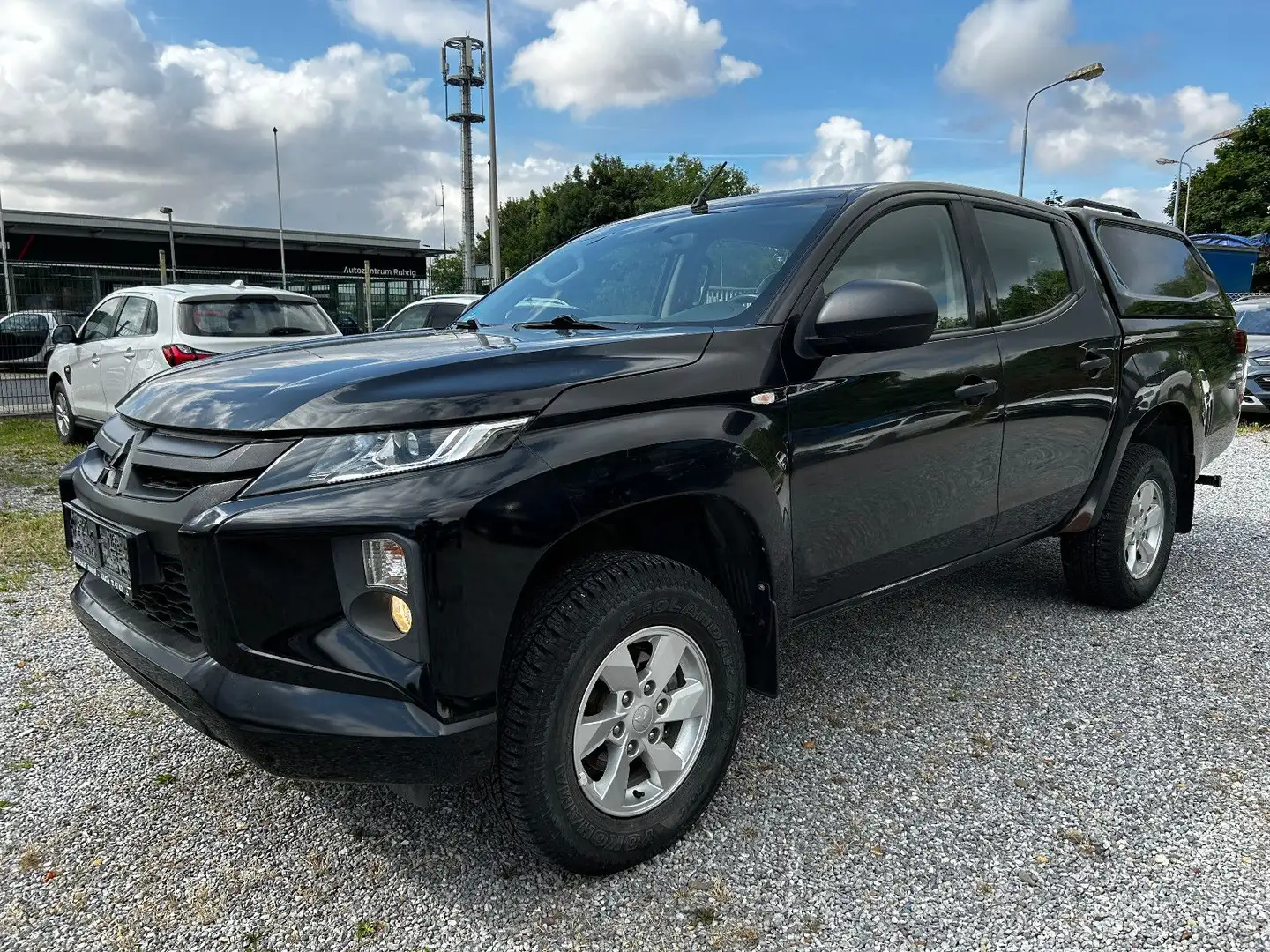 Mitsubishi L200 Basis Doppelkabine 4WD Schwarz - 1