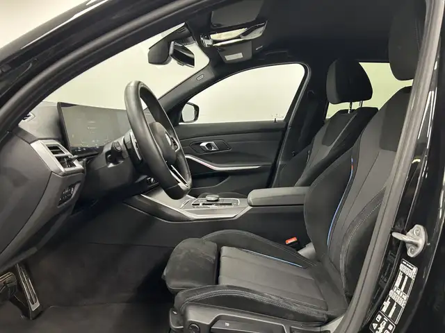 BMW 3 Series view 4