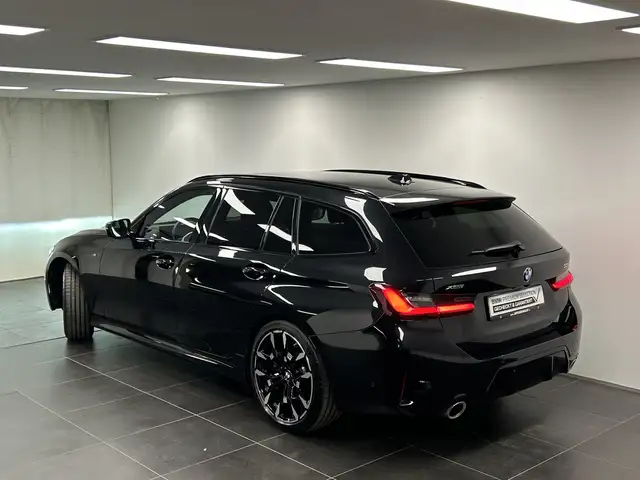 BMW 3 Series view 3