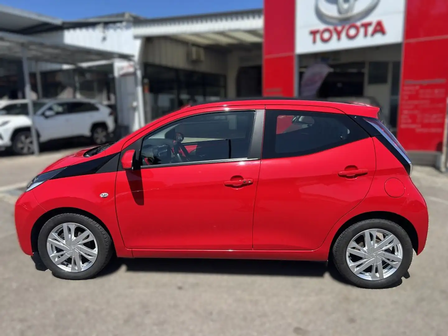 Toyota Aygo x-wave Rouge - 2