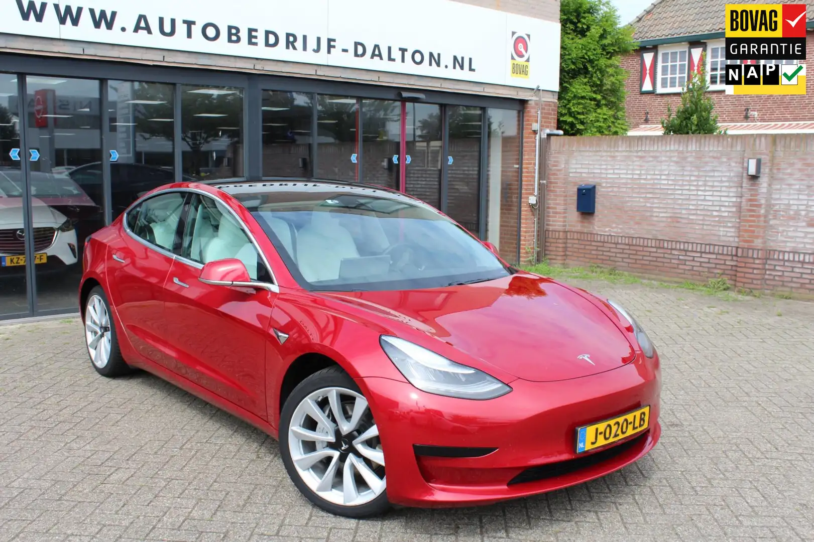 Tesla Model 3 RWD Plus 60 kWh WIT LEER / 19" / AUTOPILOTE / 1e E Rojo - 1