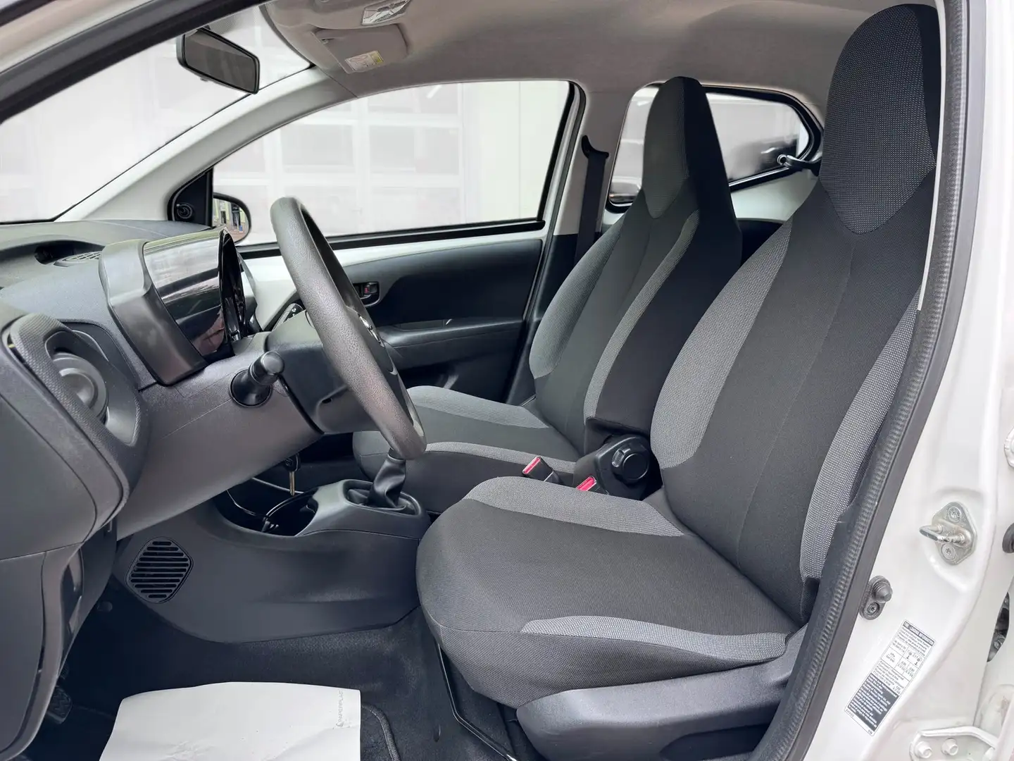 Toyota Aygo X Aygo X *Klima*AppleCarPlay*AndroidAuto* Weiß - 2