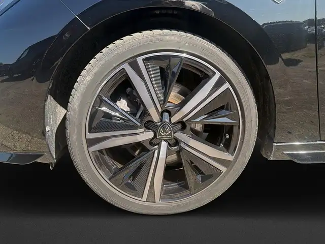 Peugeot 308 view 9