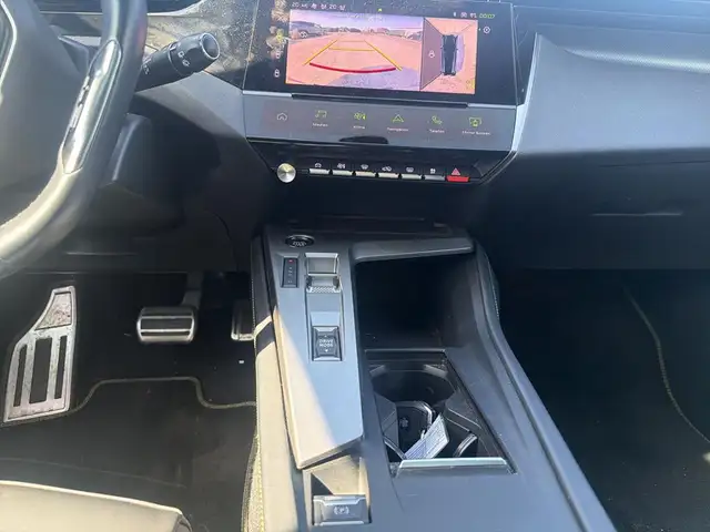 Peugeot 308 view 13