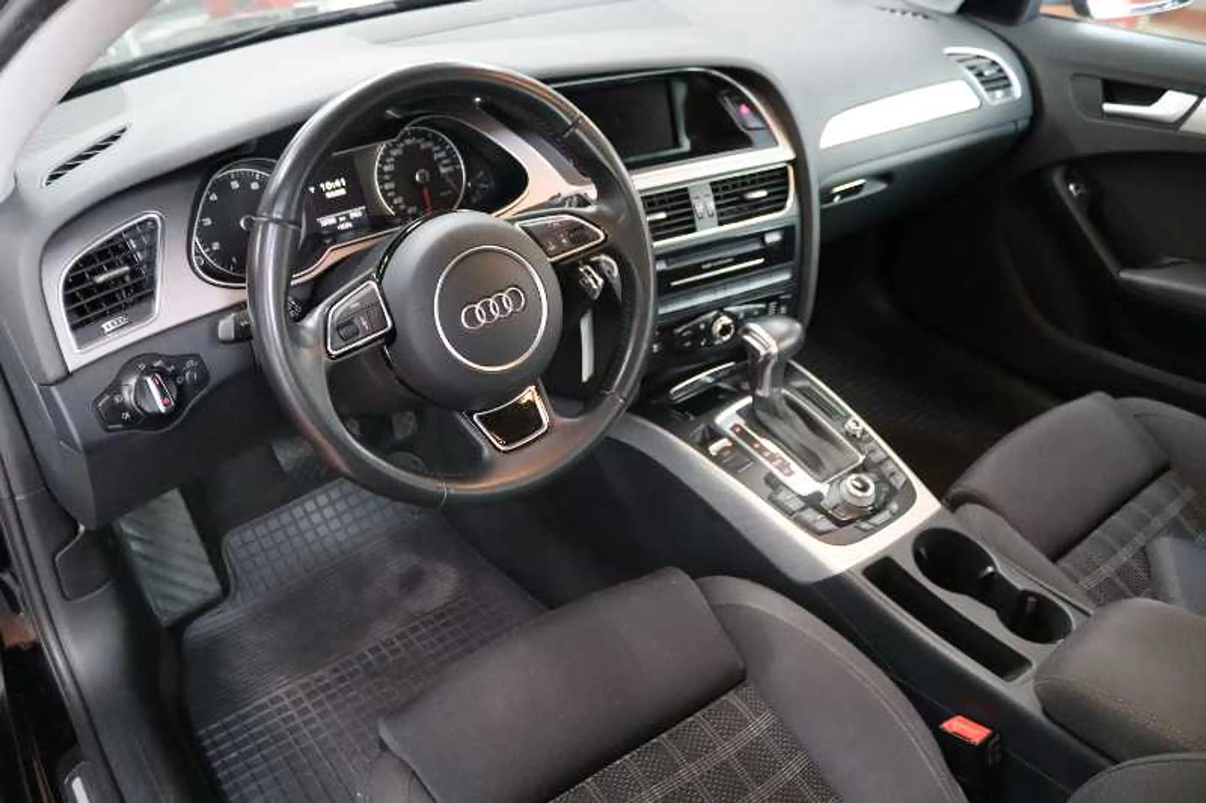 Audi A4 A 4 1,8 TFSI Ambition BILDER folgen — photo 2