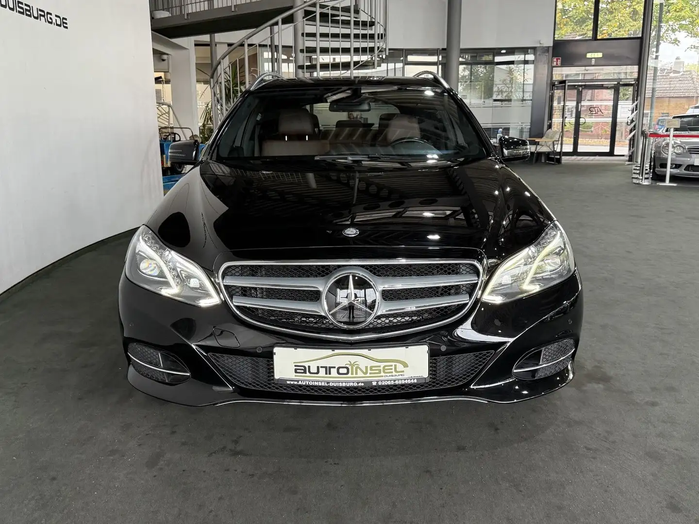 Mercedes-Benz E 250 E250 CGI BlueEfficiency Aut. ACC H&K Kamera AHK Schwarz - 2