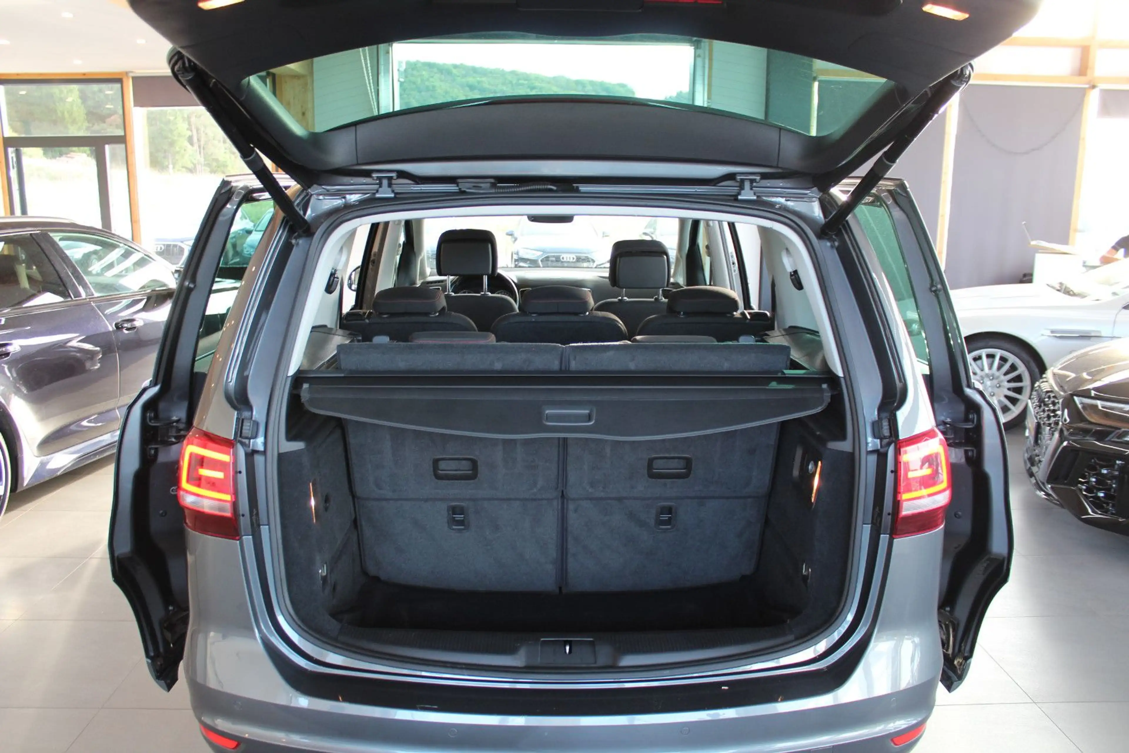 Volkswagen Sharan 1.4 TSI DSG Sound*7.Si*NAVI*ACC* — photo 13