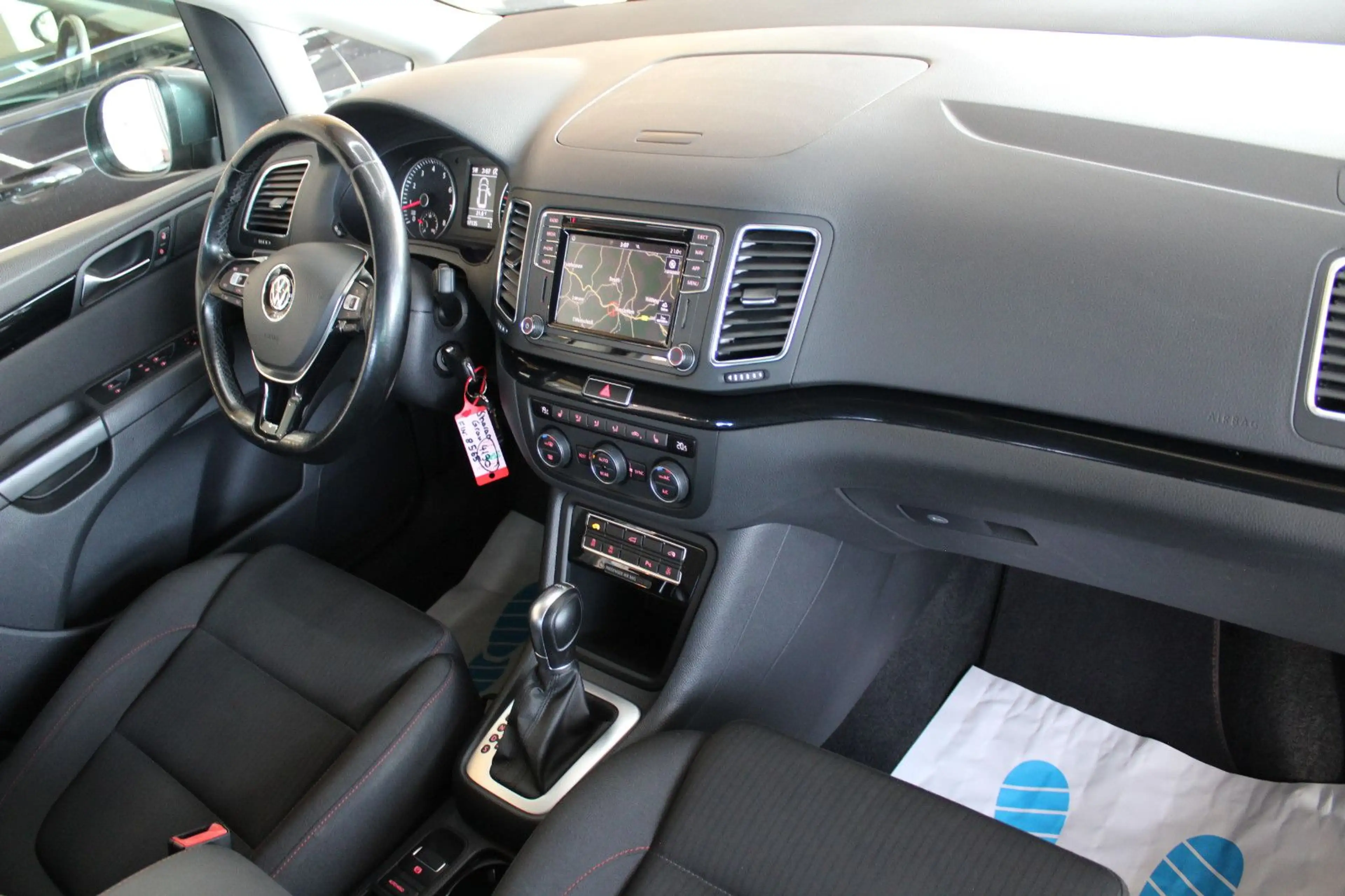 Volkswagen Sharan 1.4 TSI DSG Sound*7.Si*NAVI*ACC* — photo 11