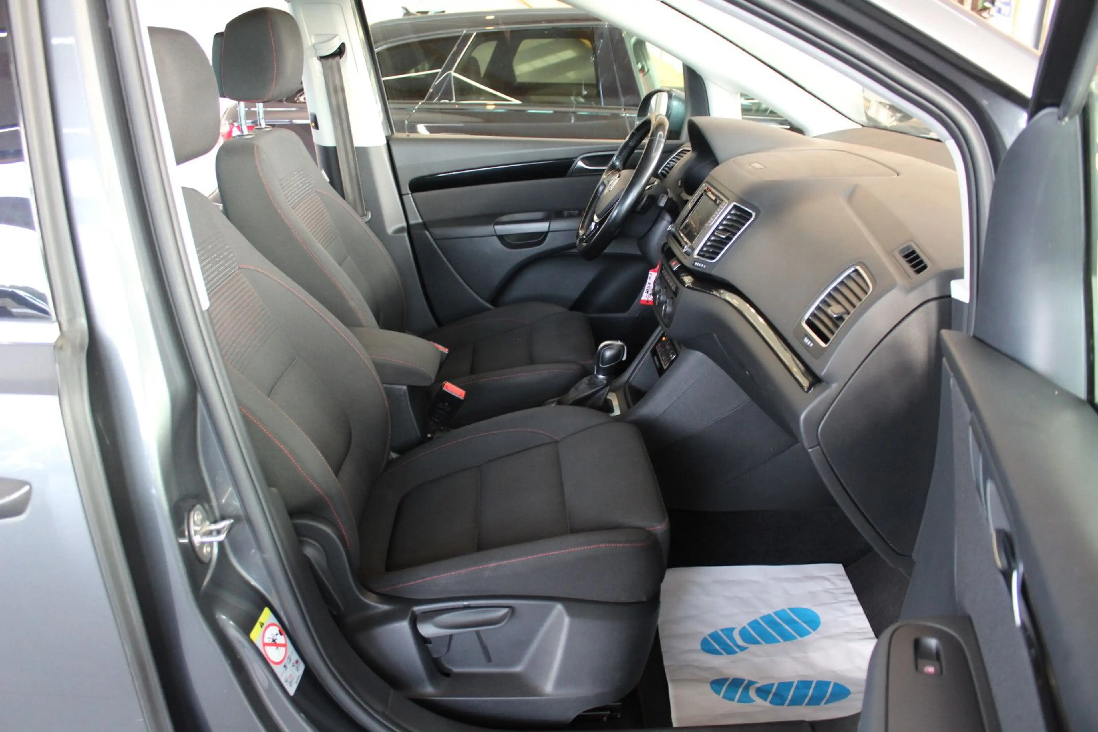 Volkswagen Sharan 1.4 TSI DSG Sound*7.Si*NAVI*ACC* — photo 10