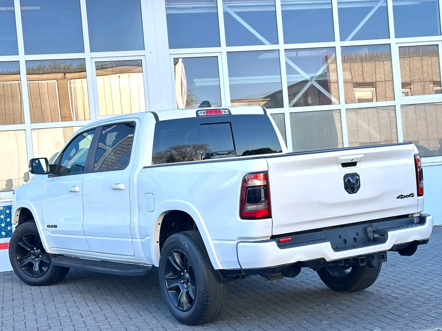 Dodge RAM 1500 Mopar Limitiert LED Sperrdiff. PDC Alb - 2