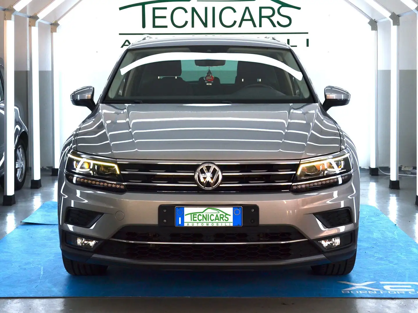 Volkswagen Tiguan Tiguan II 2.0 tdi Executive 150cv dsg Plateado - 1