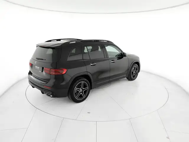 Mercedes-Benz GLB view 4