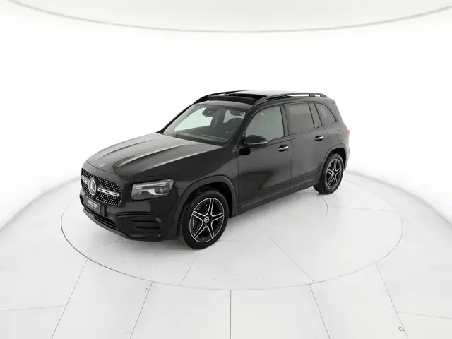 Mercedes-Benz GLB view 2