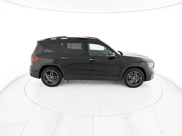 Mercedes-Benz GLB view 5