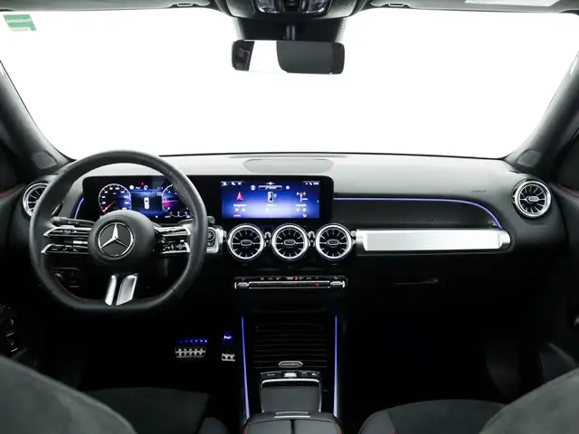 Mercedes-Benz GLB view 9