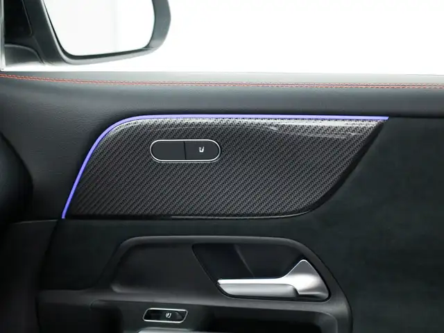 Mercedes-Benz GLB view 14