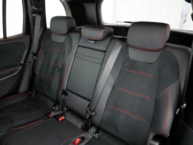 Mercedes-Benz GLB view 11