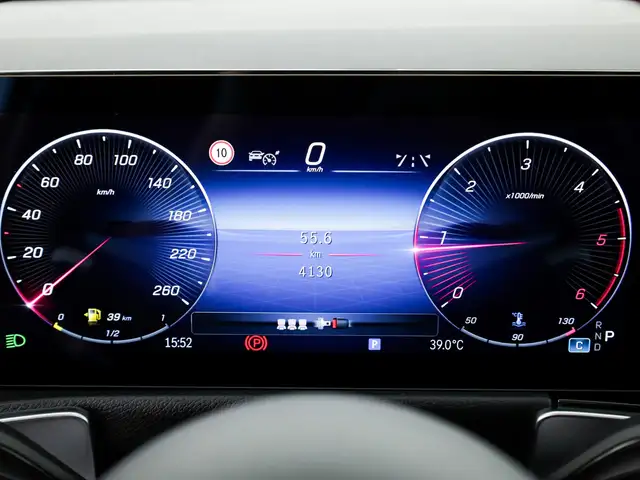 Mercedes-Benz GLB view 12