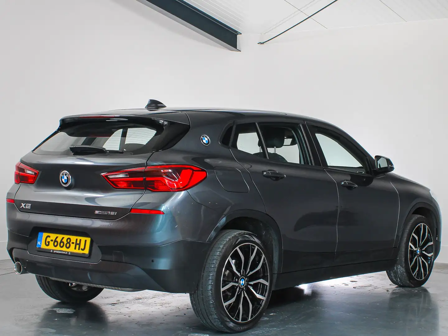 BMW X2 sDrive18i Executive, LED, Automaat, Cruise Control Grijs - 2