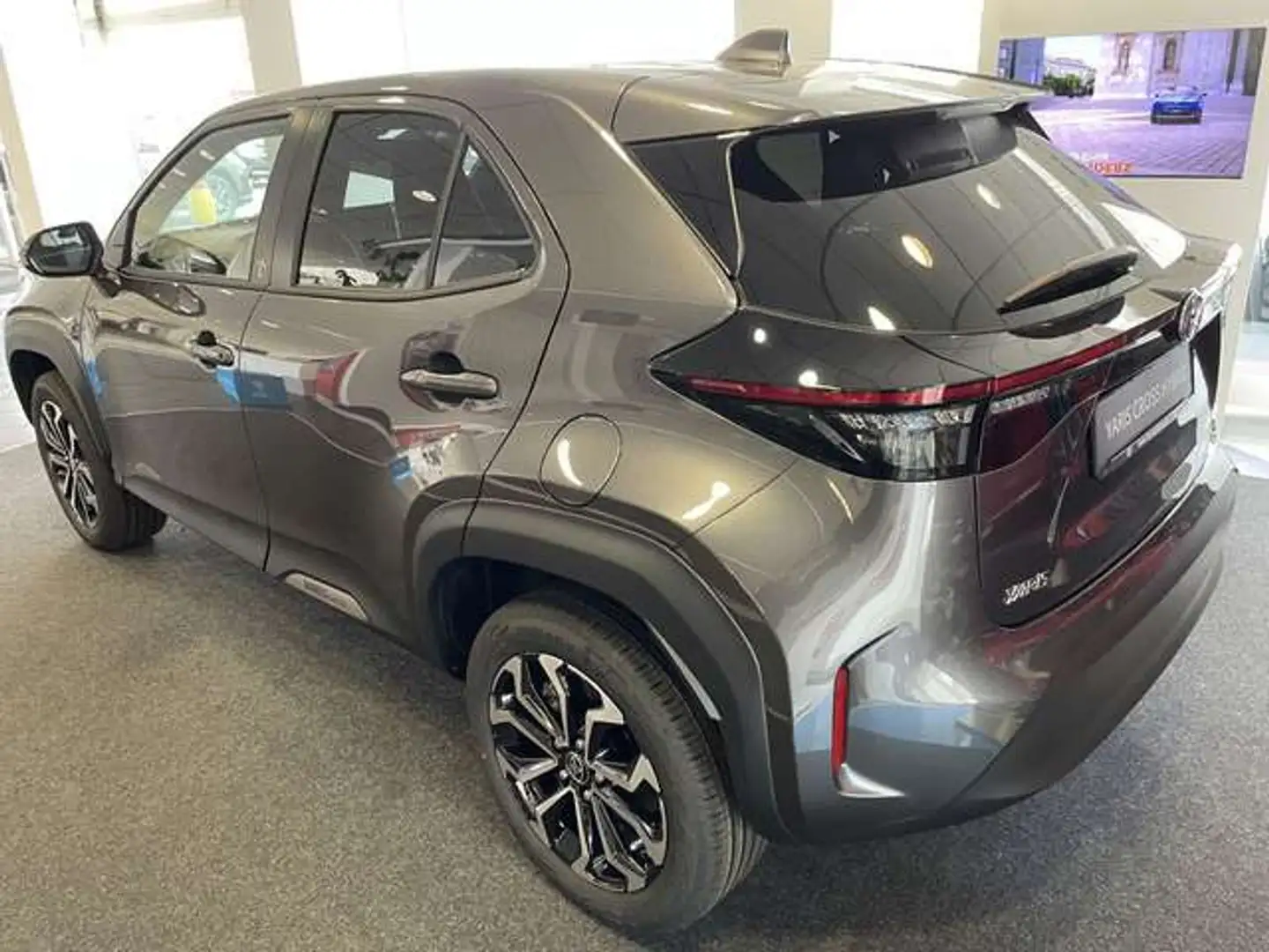 Toyota Yaris Cross Cross HSD Team D*Winter Paket *Winterräder Grau - 2