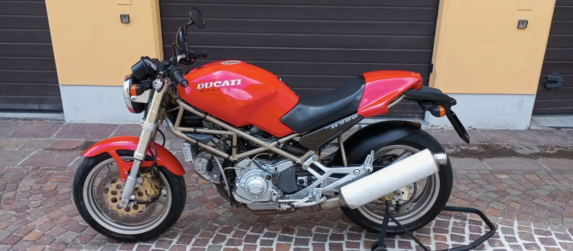 Ducati Monster 900 Rosso - 2