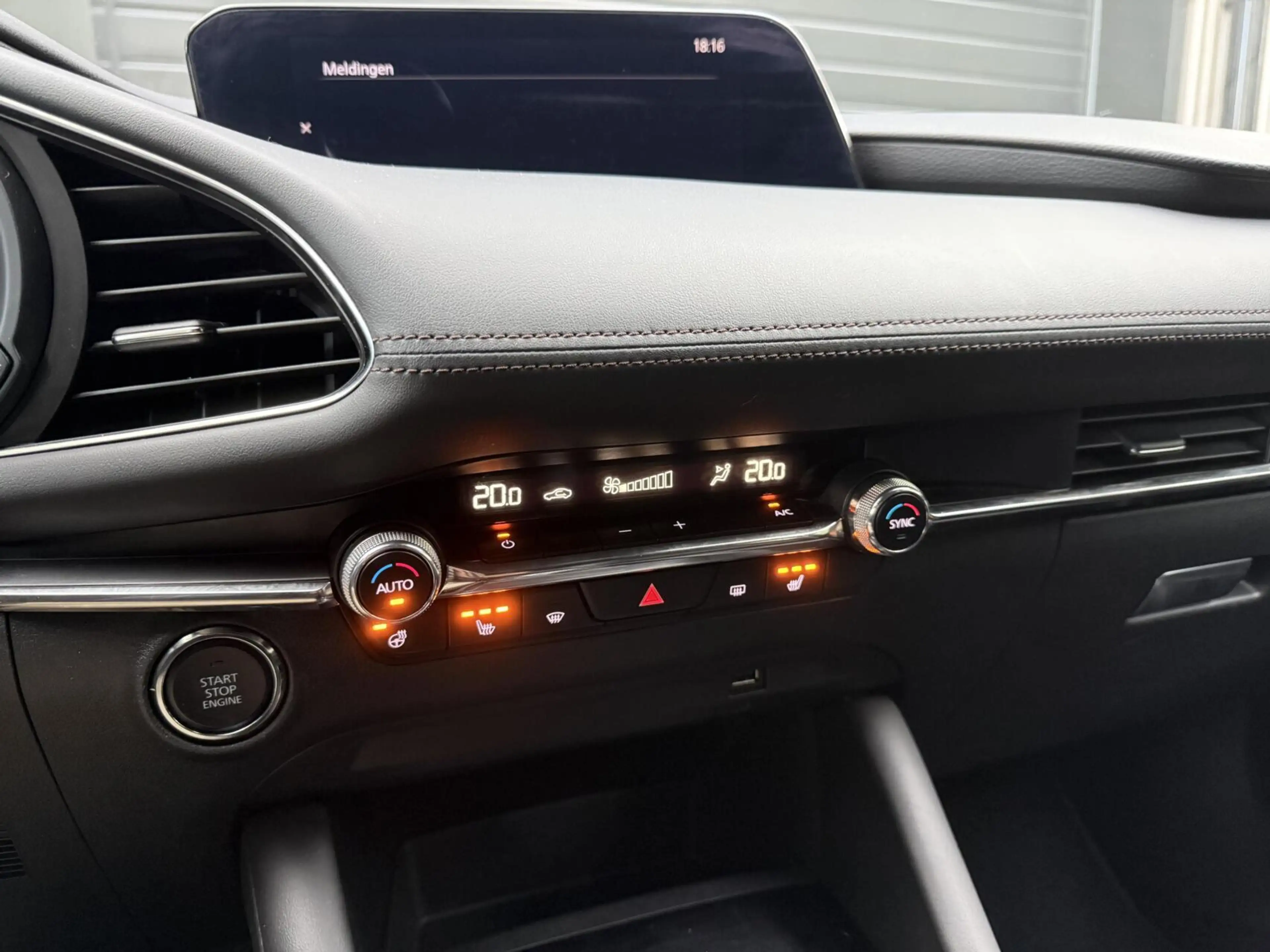 Mazda 3 2.0 e-SkyActiv-G M Hybrid 122 Luxury l Carplay Lee — photo 12