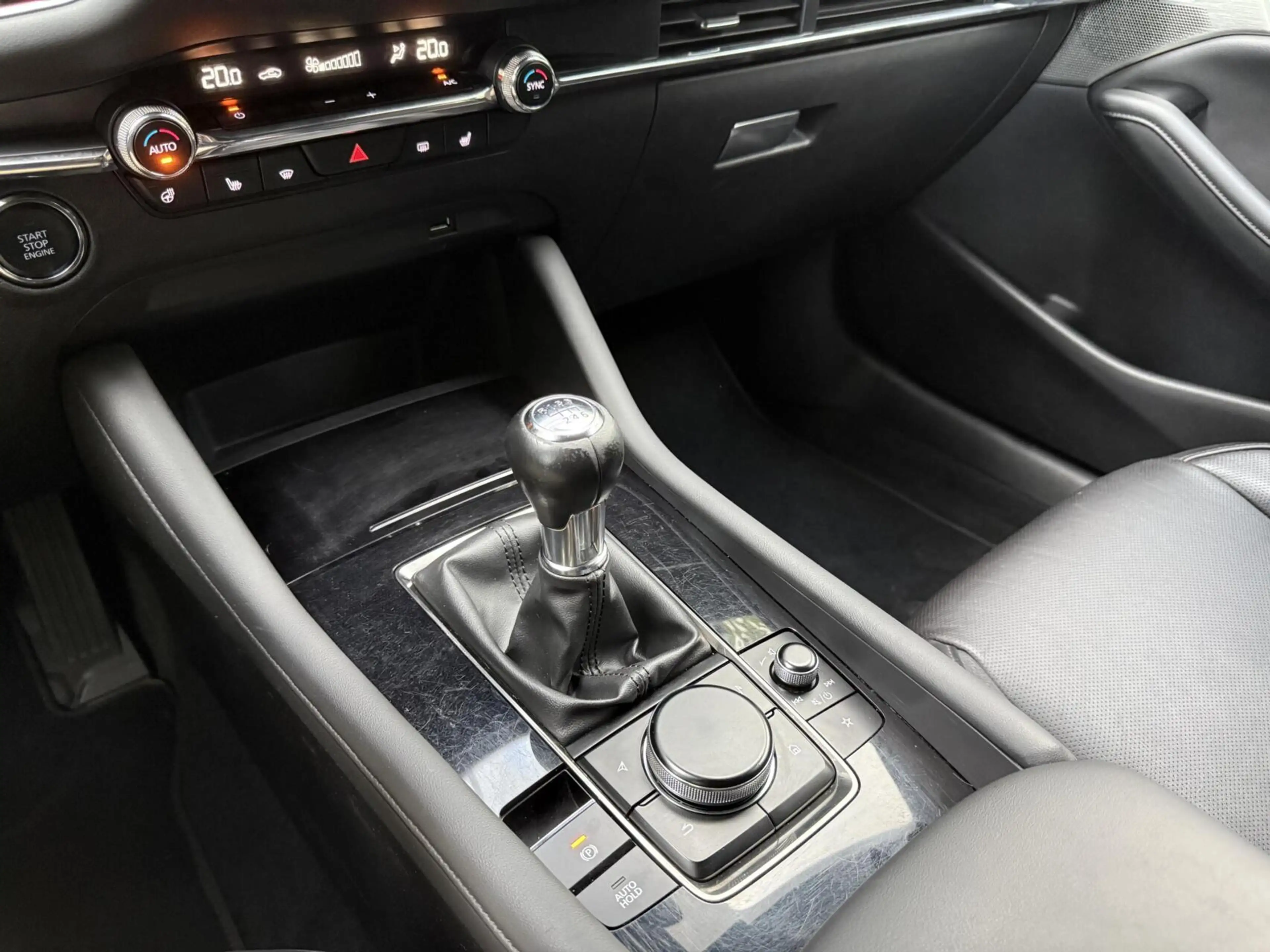 Mazda 3 2.0 e-SkyActiv-G M Hybrid 122 Luxury l Carplay Lee — photo 13
