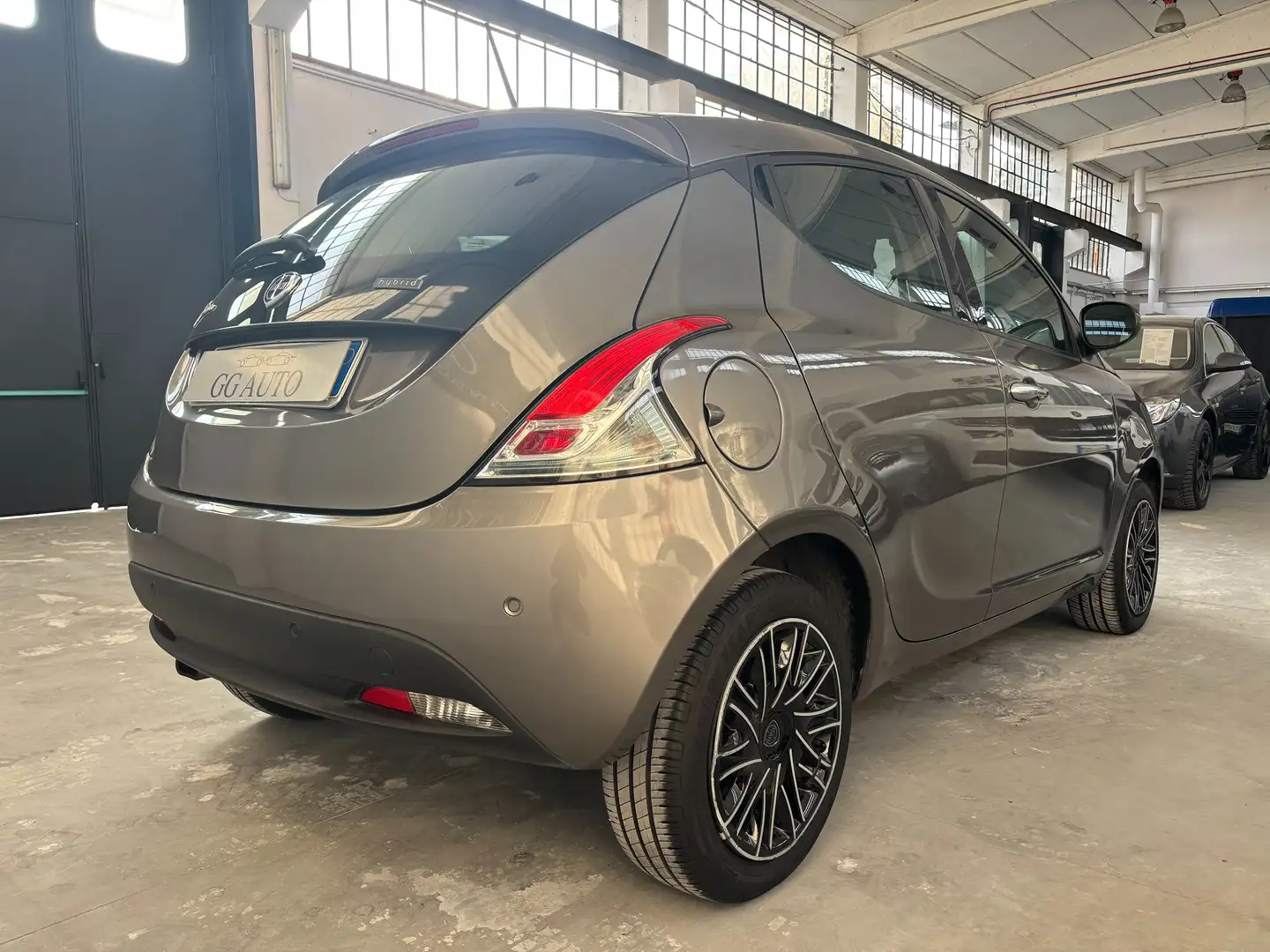 Lancia Ypsilon Ypsilon III 1.0 firefly hybrid Gold Gris - 2