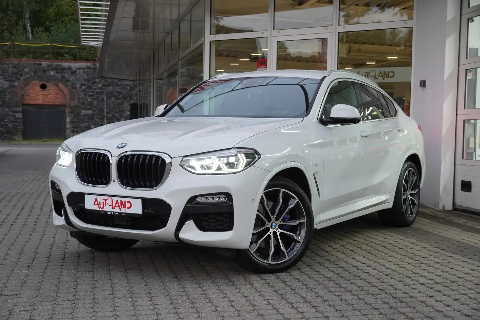 BMW X4 xDrive 30 i M Sport X LED Navi AHK 360° DAB Blanc - 2