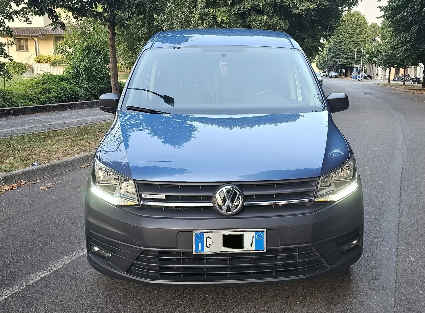 Volkswagen Caddy 1.4 tgi bluemotion maxi Blu/Azzurro - 2