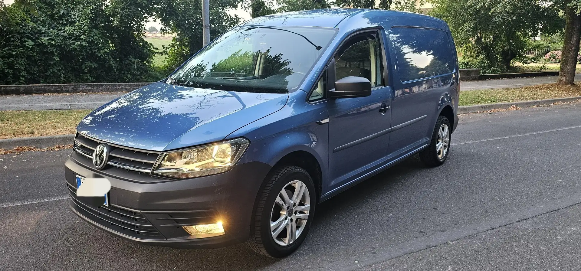 Volkswagen Caddy 1.4 tgi bluemotion maxi Blu/Azzurro - 1