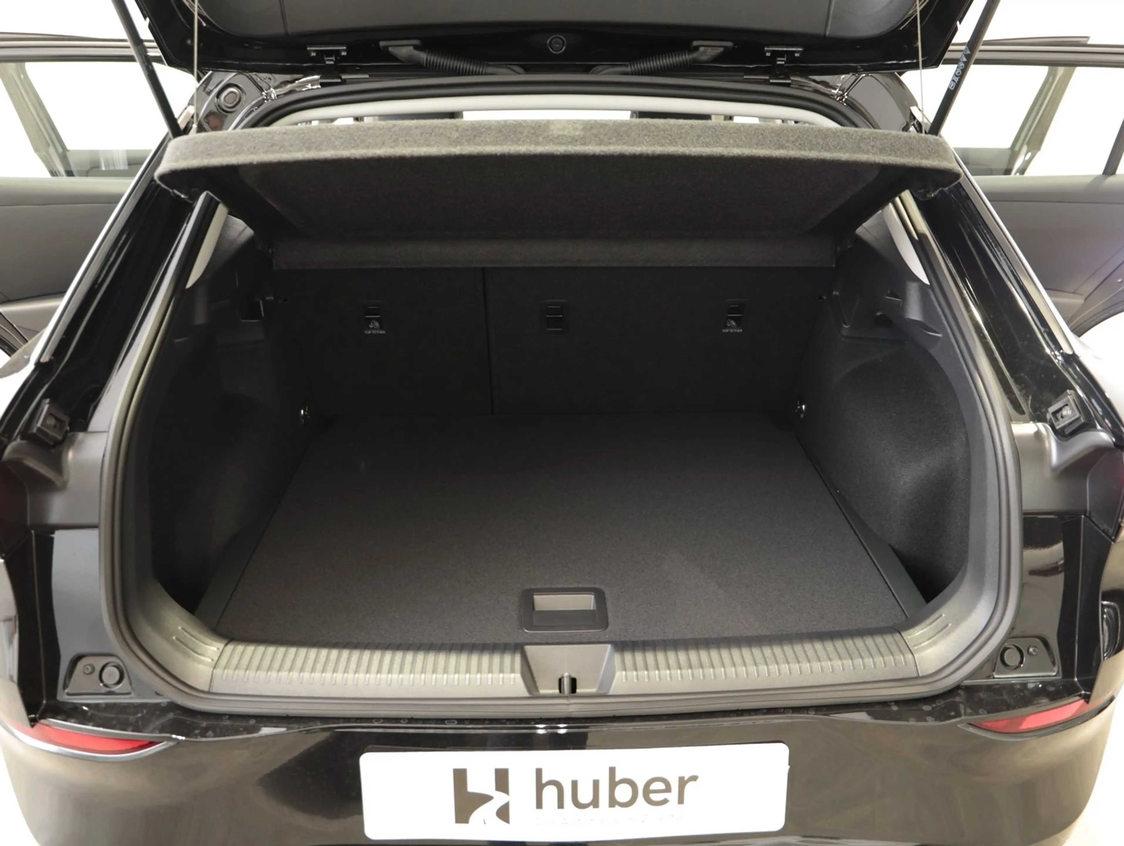 Volkswagen T-Roc 4Me eTSI DSG — photo 9