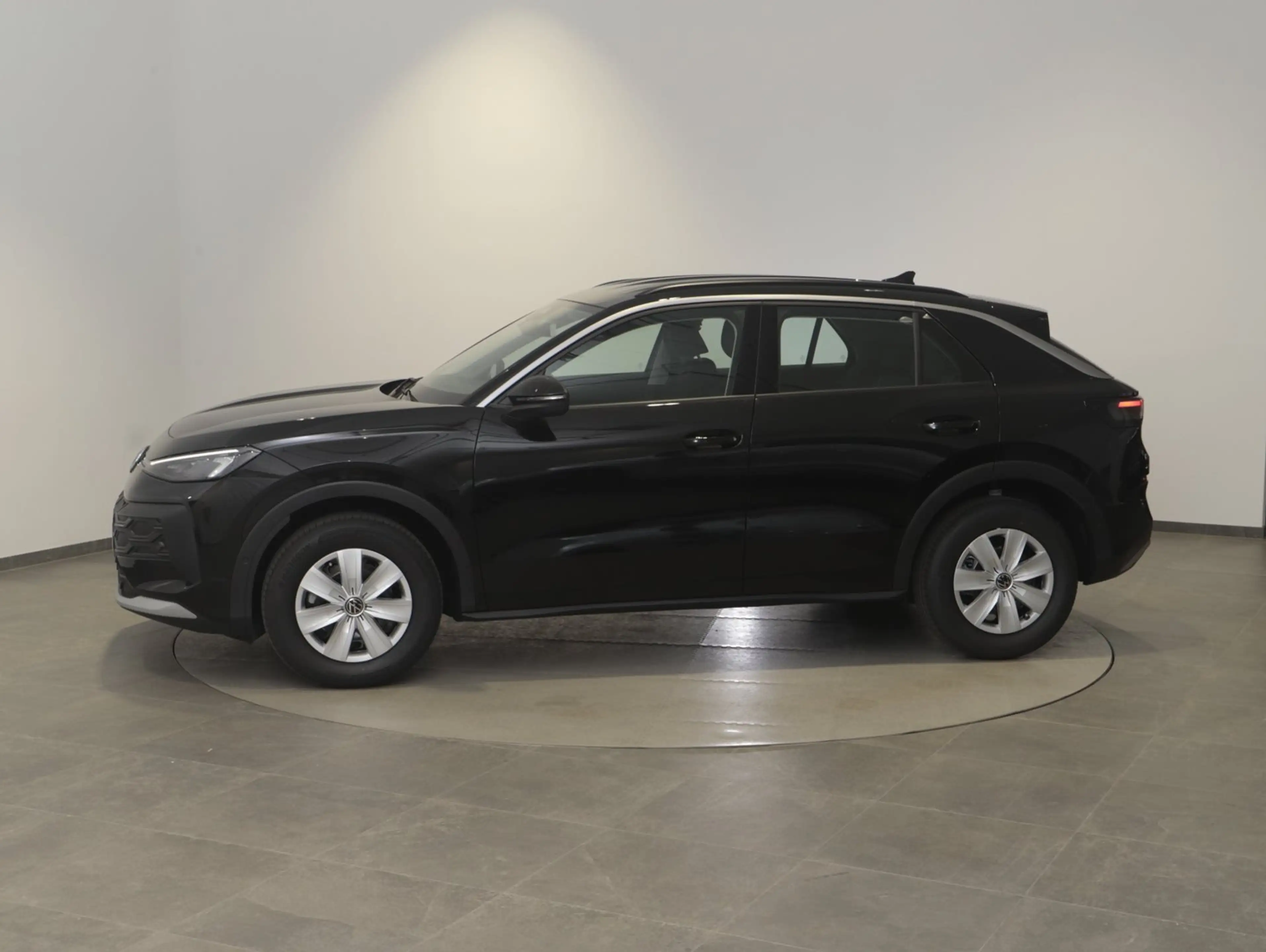 Volkswagen T-Roc 4Me eTSI DSG — photo 3