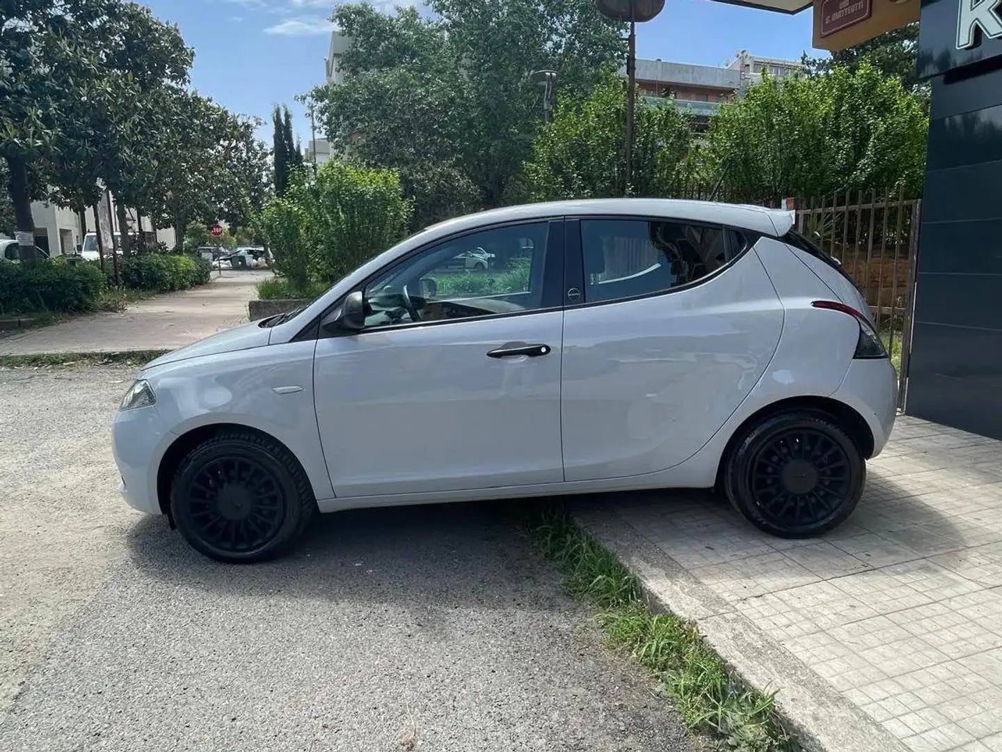 Lancia Ypsilon Ypsilon 1.0 firefly hybrid Silver s Grigio - 2