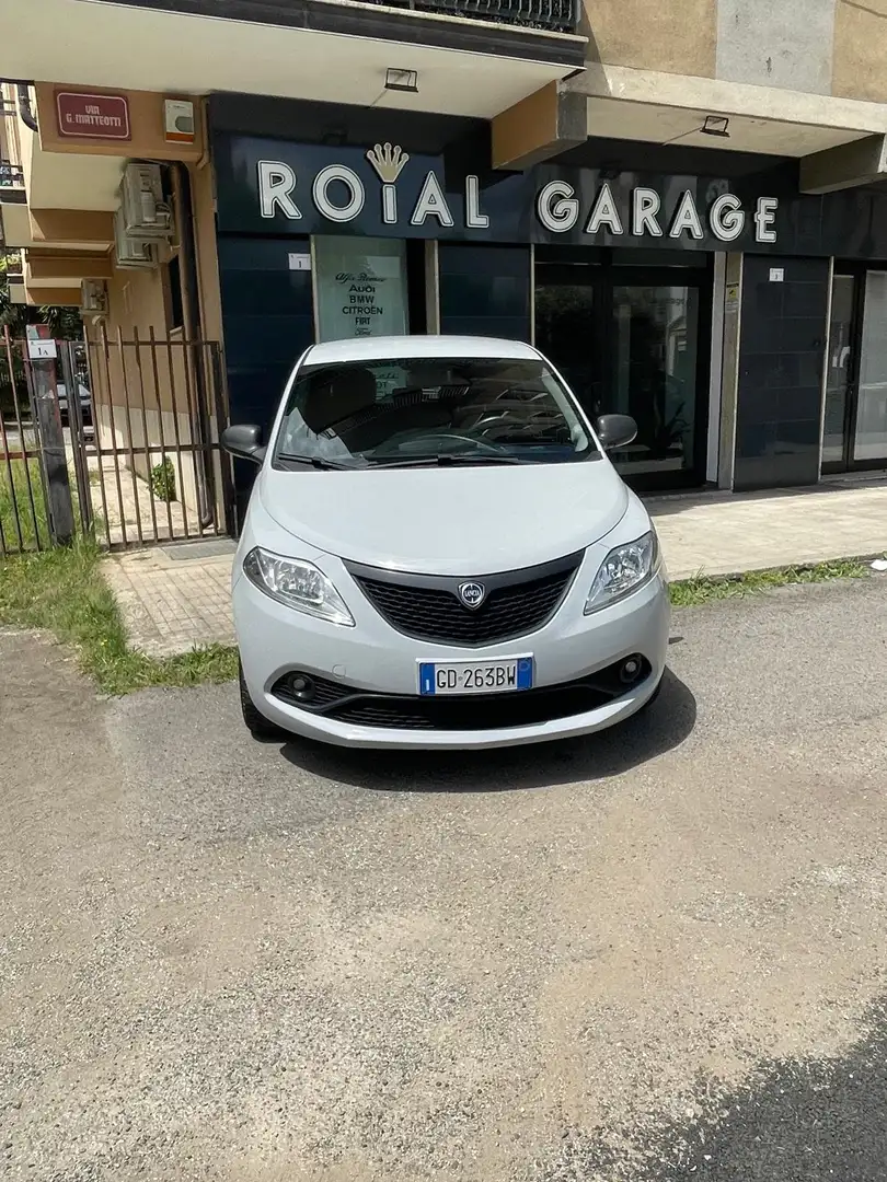 Lancia Ypsilon Ypsilon 1.0 firefly hybrid Silver s Grigio - 1