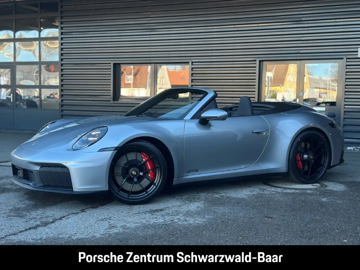 Porsche 992 911 Carrera 4 GTS Cabrio Liftsystem-VA BOSE Zilver - 2