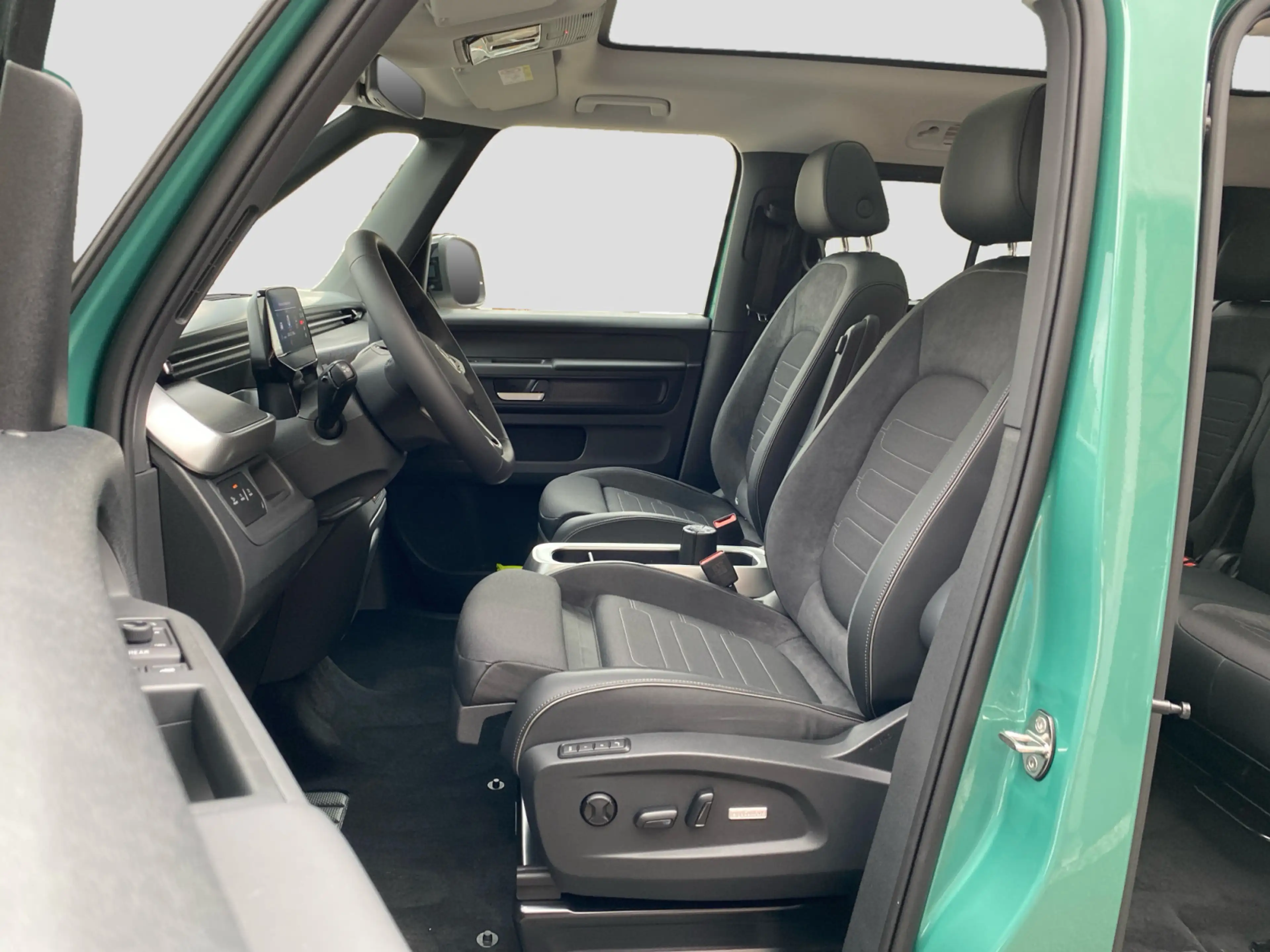 Volkswagen ID. Buzz Pro 210 KW LR 7-Sitzer Anhängevorrichtu — photo 10