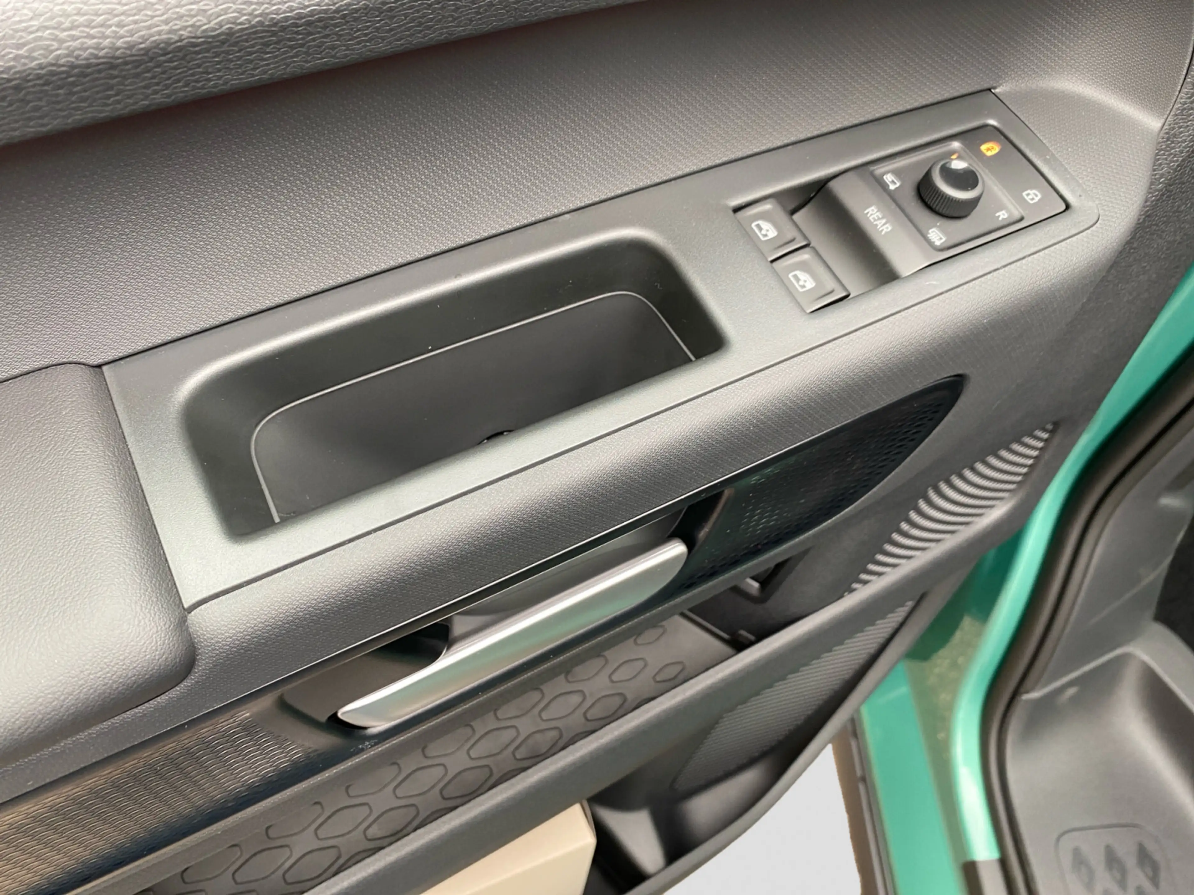 Volkswagen ID. Buzz Pro 210 KW LR 7-Sitzer Anhängevorrichtu — photo 14