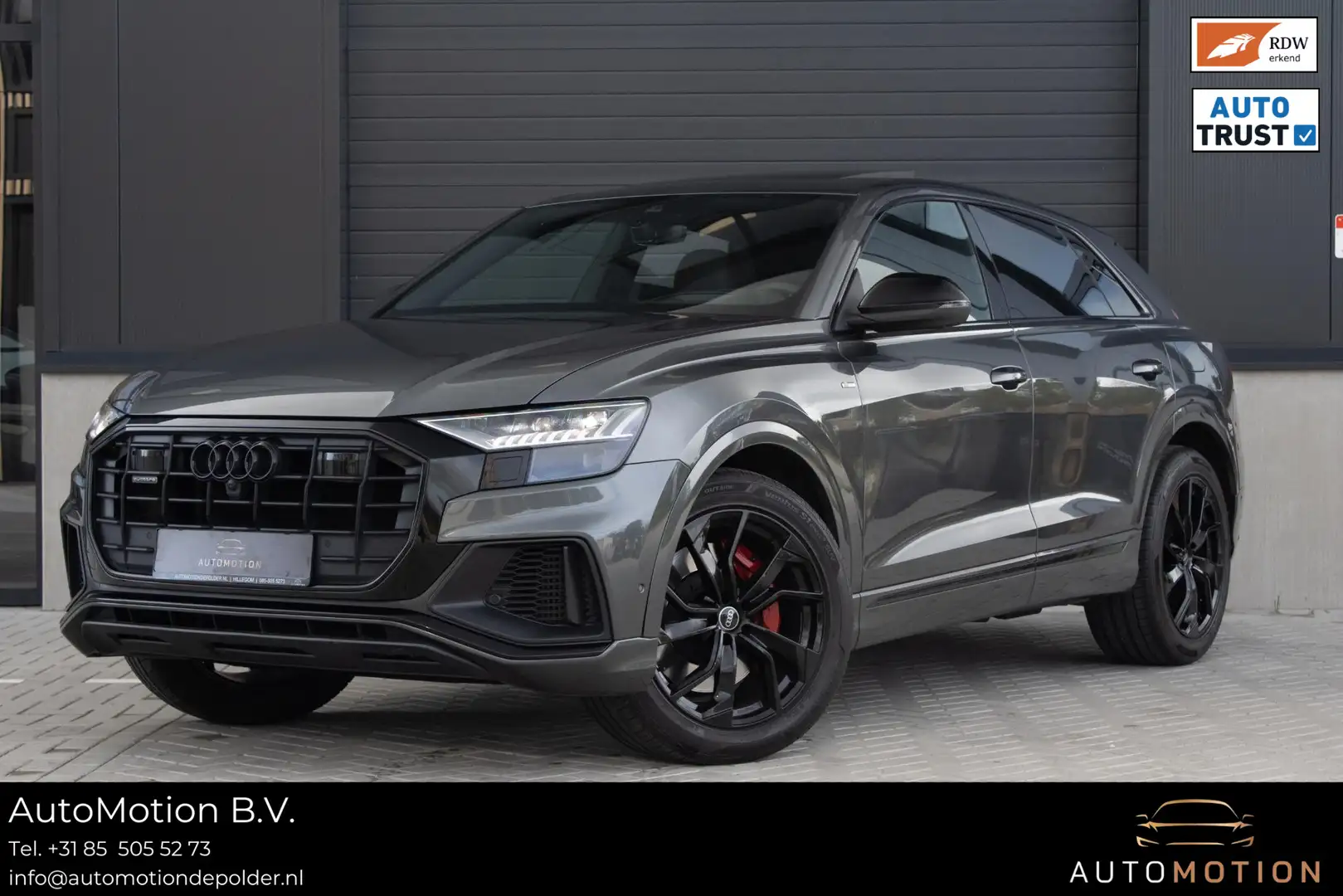 Audi Q8 60 TFSI e quattro Competition SQ8  PANO  CAM  ACC Grijs - 1