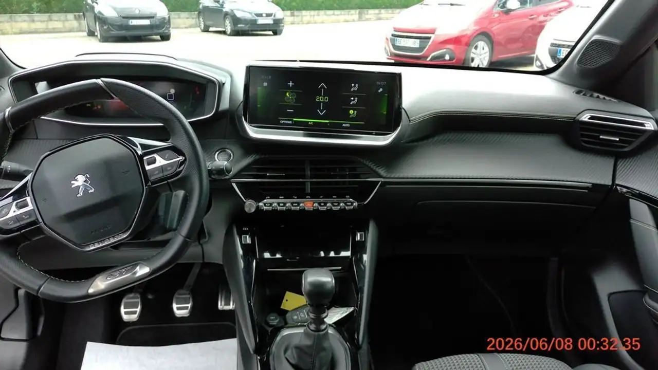 Peugeot 208 208 — photo 6